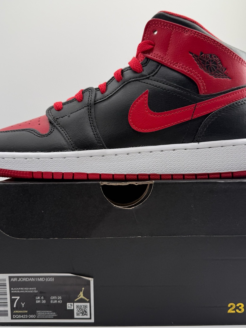 Air Jordan 1 Mid GS Alternate Bred Black Red Size 7Y New With Box
